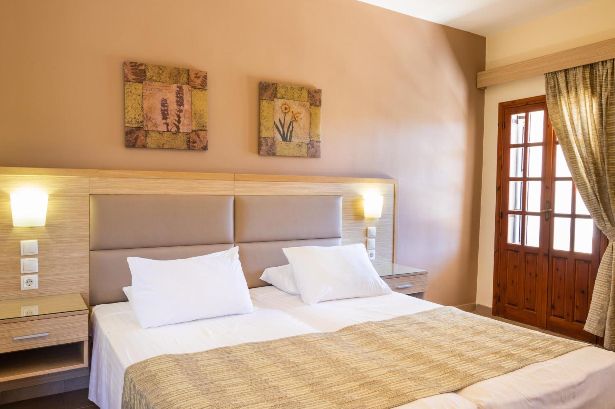 Aphrodite Luxury Studios & Apartments Kárpathos Eksteriør billede